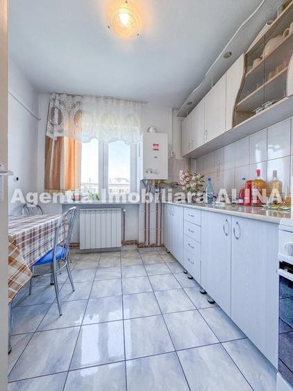 Apartament cu 2 camere semidecomandat în Piața Centrală