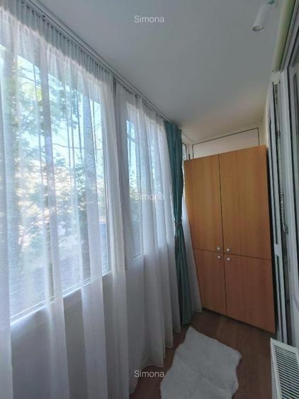 Apartament cu 3 camere semidecomandat, mobilat în Grivița