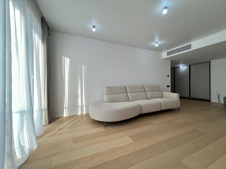 Apartament cu 3 camere decomandat în Aviației