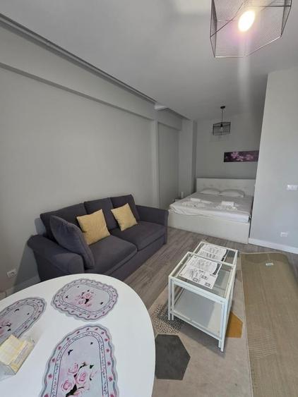 Garsonieră decomandată, mobilată în Mamaia-Sat