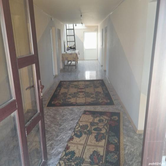 Casă cu 8 camere în Parepa-Rușani