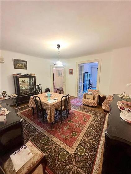 Apartament cu 3 camere semidecomandat în Cișmigiu