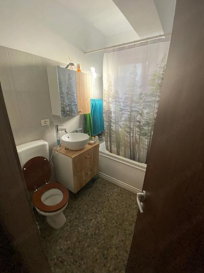 Apartament cu 3 camere decomandat în Dobroești