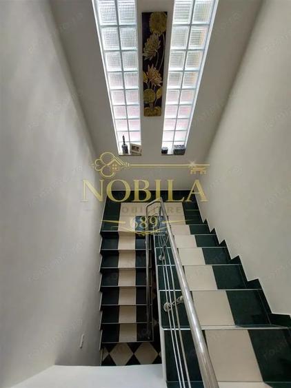 Casă cu Teren 4200 Mp în Livezi