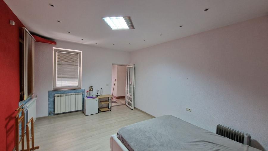 Casă individuală cu 7 camere cu Canalizare în Sălaj
