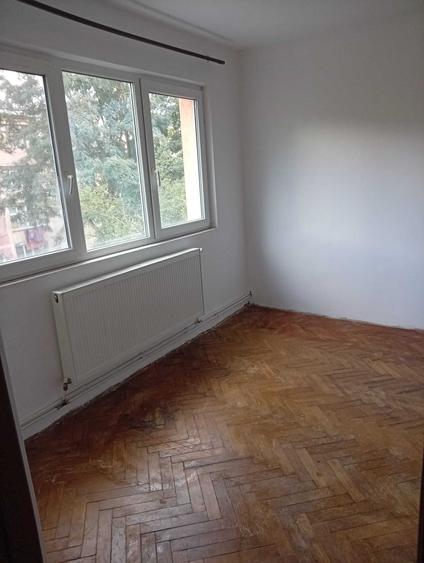 Apartament cu 2 camere semidecomandat în Est