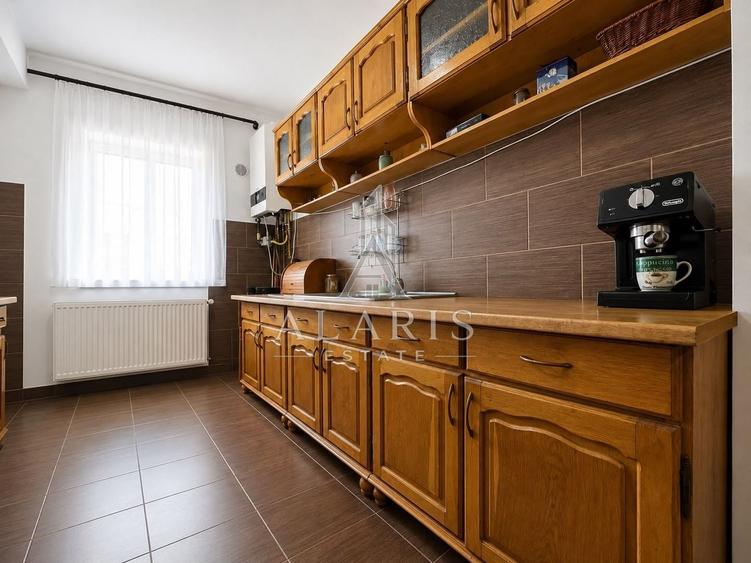Apartament cu 4 camere decomandat, mobilat în Bucovina