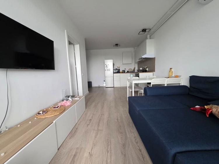 Apartament cu 2 camere semidecomandat, mobilat în Tomis Nord