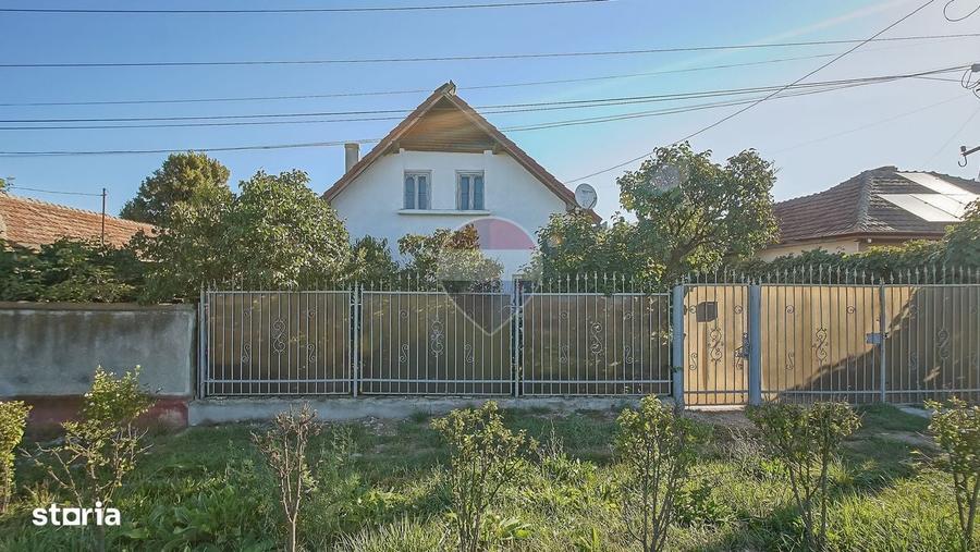 Casă cu 3 camere în Colonia Reconstrucția
