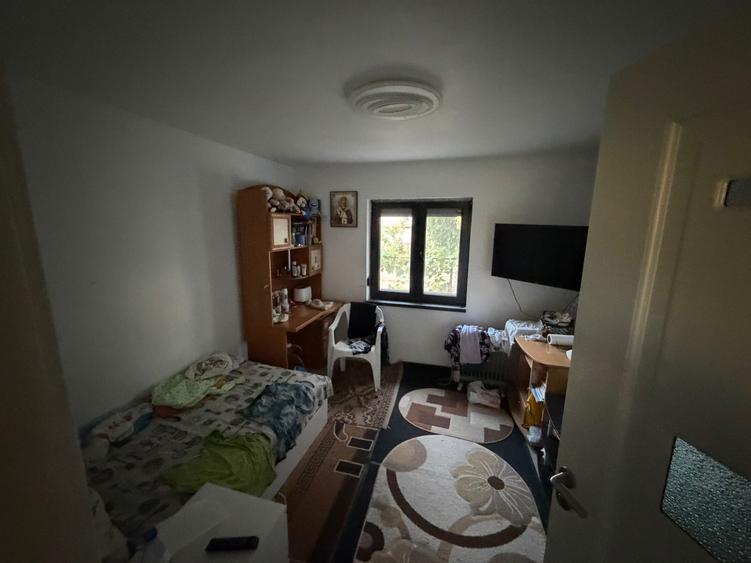 Casă cu 4 camere în Cuza Vodă