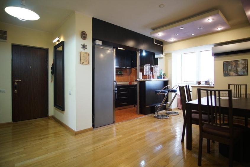 Apartament cu 3 camere decomandat, mobilat în Nerva Traian