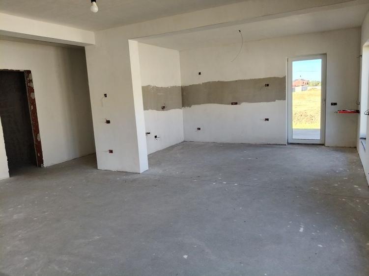 Casă cu 3 camere în Central
