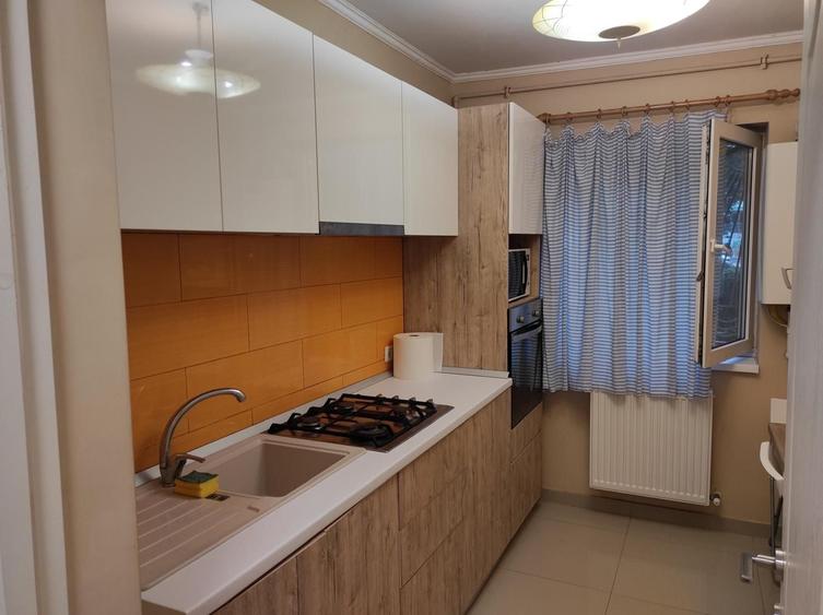 Apartament cu 2 camere semidecomandat în City Park Mall