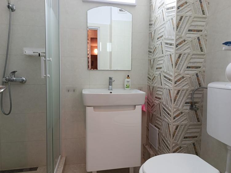 Apartament cu 3 camere decomandat în Iancului
