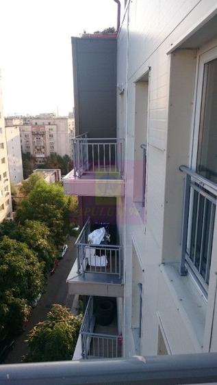 Apartament cu 4 camere decomandat, mobilat în Decebal