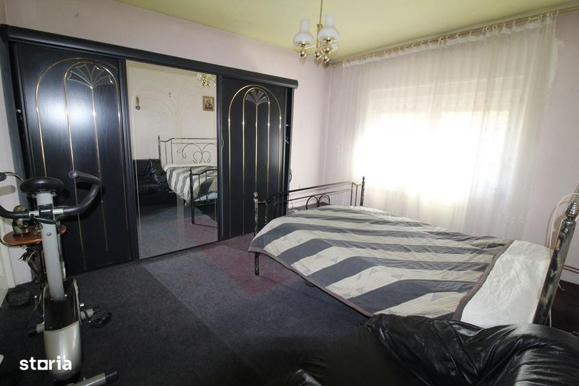 Casă cu 4 camere decomandat cu Teren 335 Mp în Central