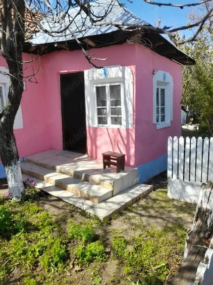 Casă cu 2 camere cu Teren 2007 Mp în Sălcuța