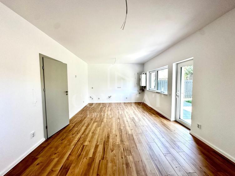 Duplex cu 4 camere cu Canalizare în Florești