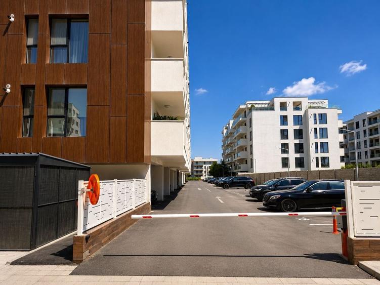 Apartament cu 2 camere semidecomandat, mobilat în Central