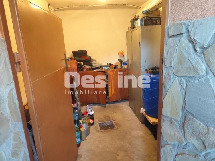 Duplex cu 10 camere cu Canalizare în Albert