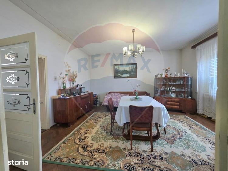 Casă cu 3 camere în Central