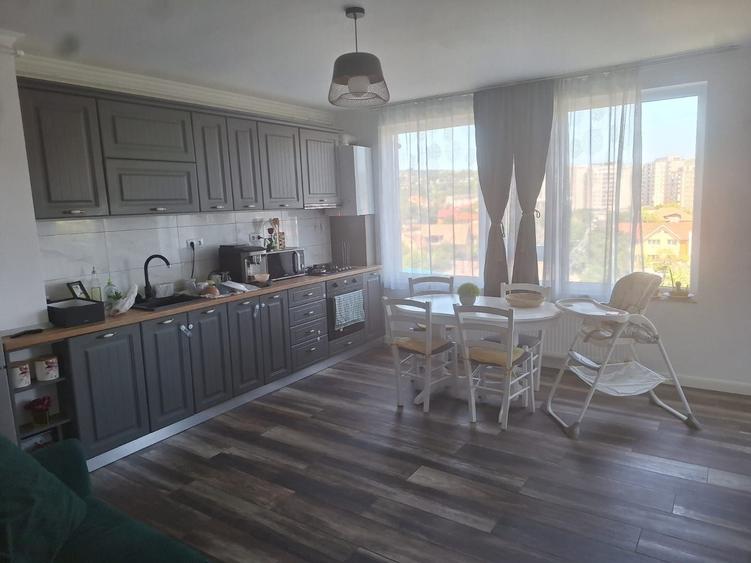 Apartament cu 2 camere semidecomandat în Exterior Vest