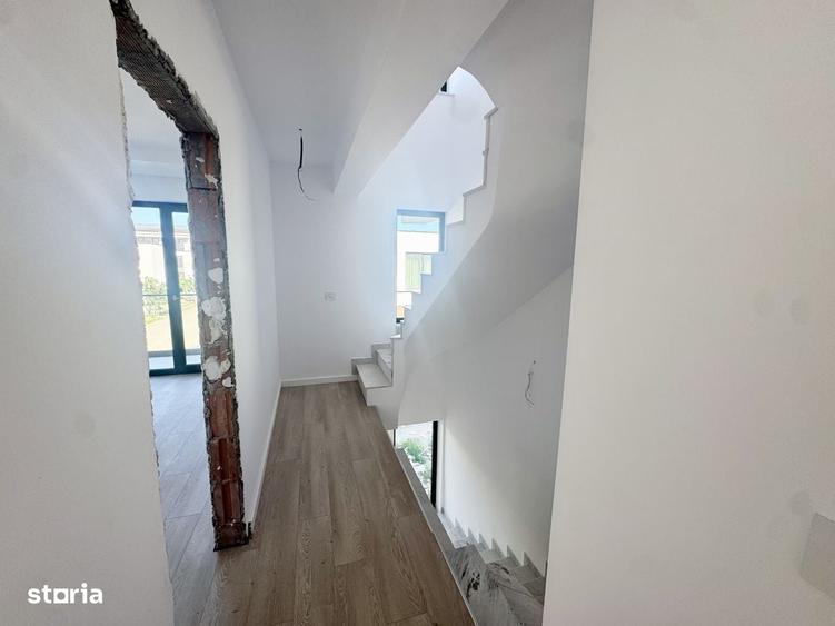 Casă cu 4 camere în Central