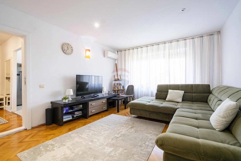 Apartament cu 4 camere decomandat în Decebal