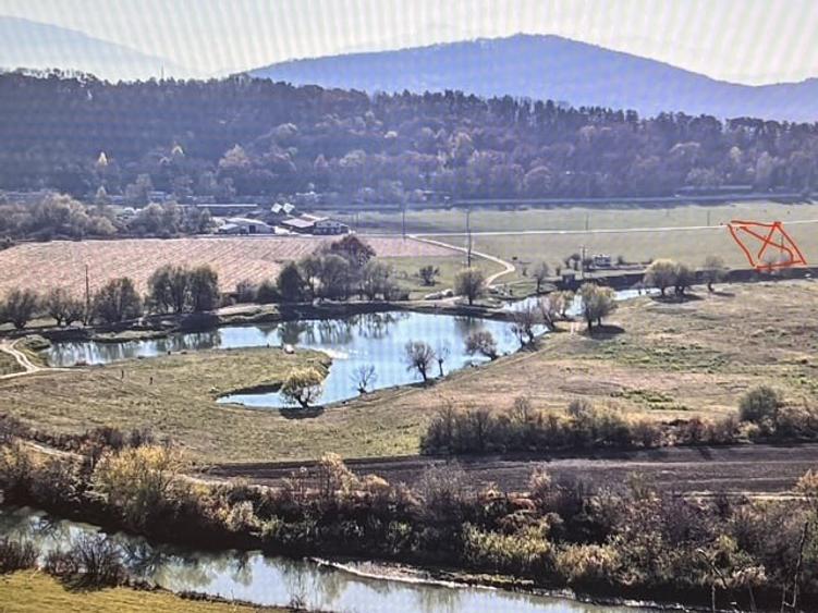 Teren agricol extravilan de 10300 mp, în Sânpetru