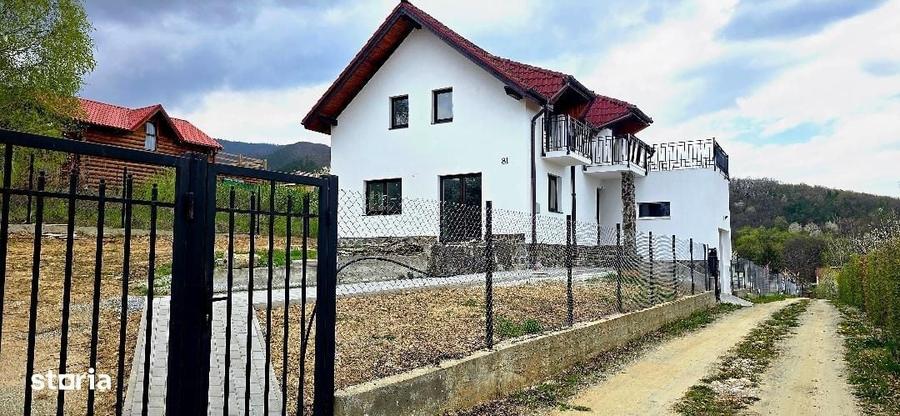 Casă cu 4 camere cu Teren 856 Mp în Sadu