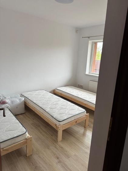 Apartament cu 12 camere decomandat, mobilat în Pipera