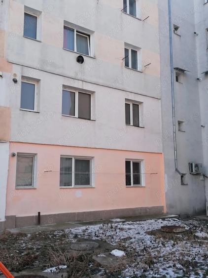 Apartament cu 2 camere semidecomandat în Băcâia