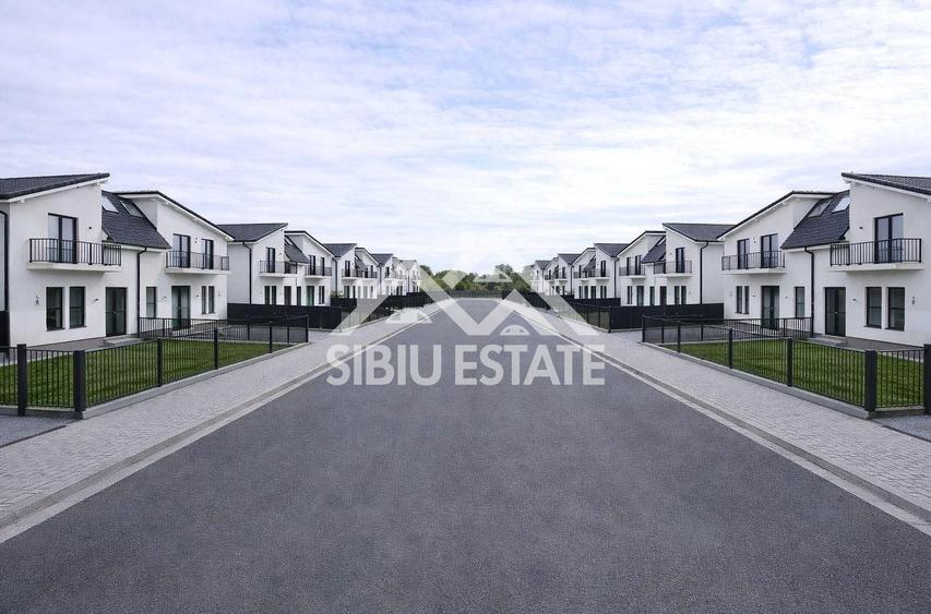 Duplex cu 5 camere cu Canalizare în Șelimbăr