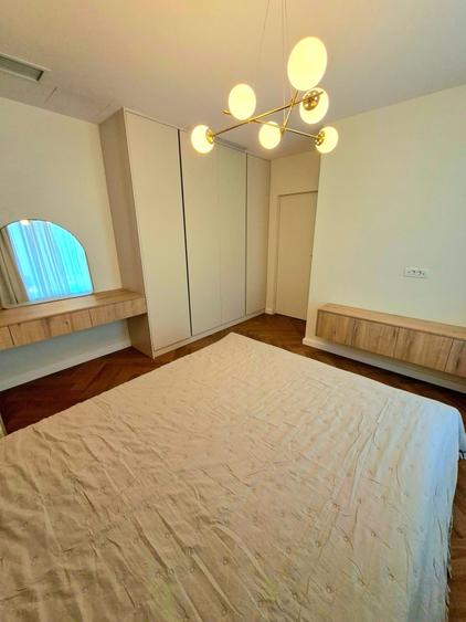 Apartament cu 3 camere semidecomandat, mobilat în Pipera