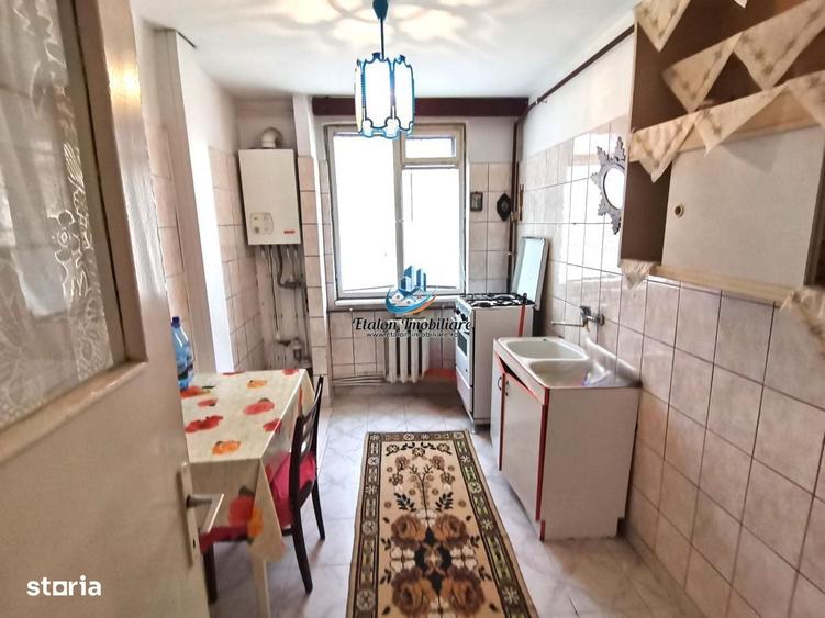 Apartament cu 2 camere decomandat în Precista