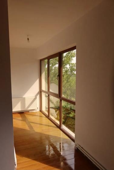 Casă individuală cu 6 camere cu Teren 1141 Mp în Valea Călugărească