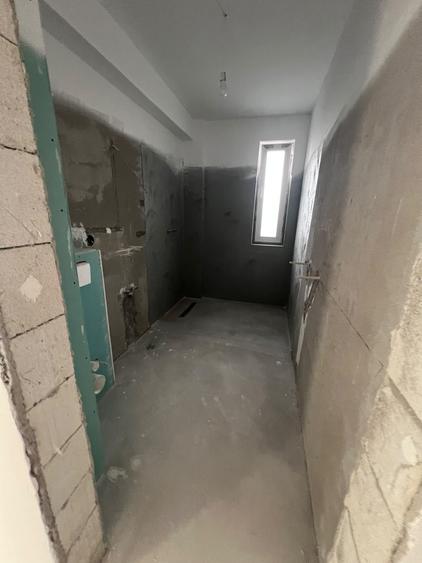 Apartament cu 4 camere decomandat în Brâncoveanu