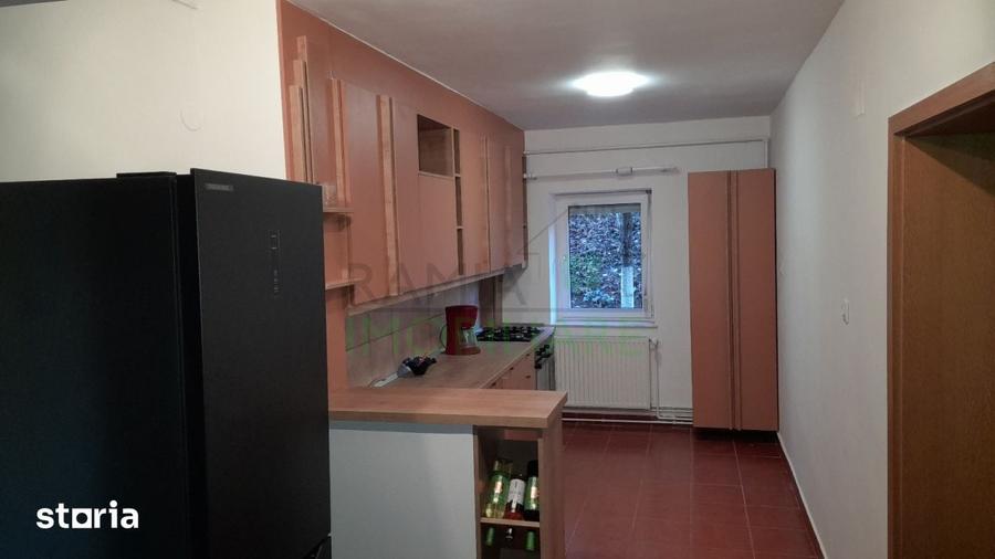 Apartament cu 2 camere decomandat în Valea Cetății