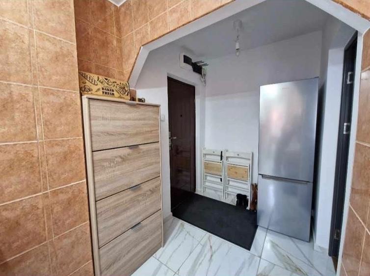 Apartament cu 2 camere semidecomandat în Florilor