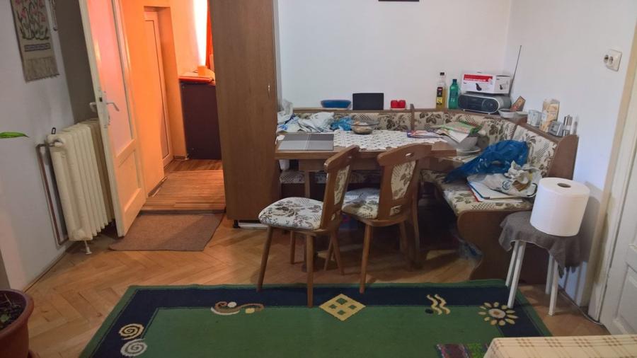 Apartament cu 3 camere semidecomandat în Central