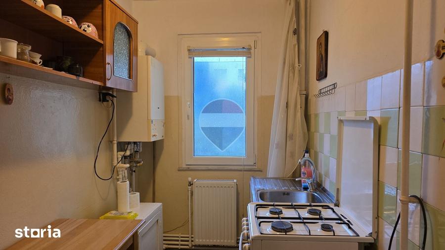 Apartament cu 3 camere semidecomandat în Central