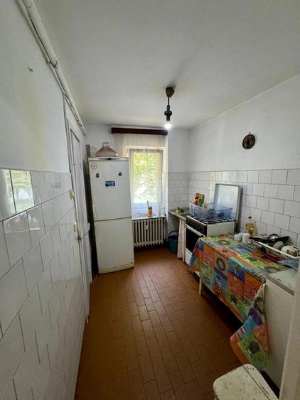 Apartament cu 2 camere semidecomandat în Podu Roș