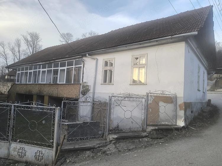 Casă cu Teren 741 Mp în Central