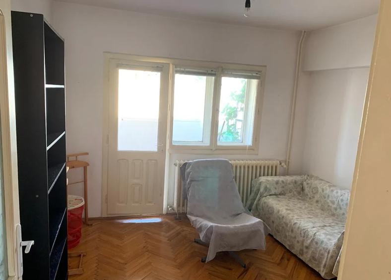 Apartament cu 4 camere decomandat, mobilat în Iancului