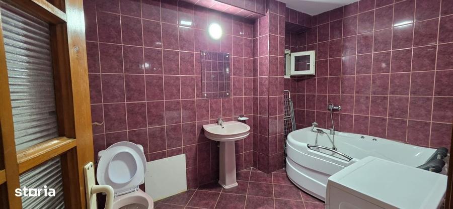 Casă cu 4 camere decomandat în Decebal
