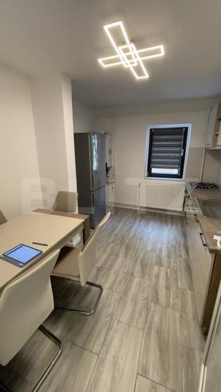 Apartament cu 3 camere decomandat, mobilat în Central