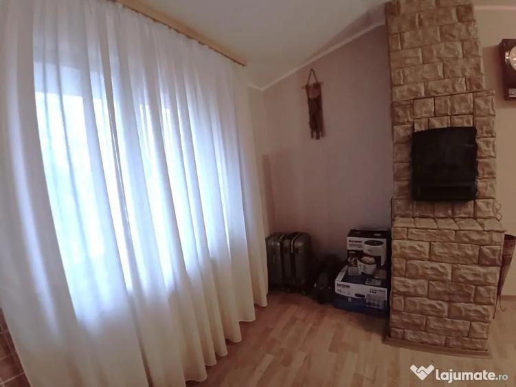 Apartament cu 4 camere semidecomandat în George Enescu