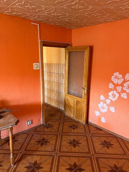Apartament cu 2 camere semidecomandat în Bocșa