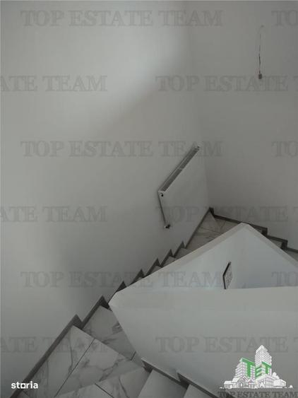 Casă cu 4 camere în Olteni