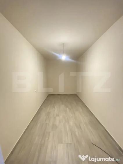 Apartament cu 7 camere decomandat în Central